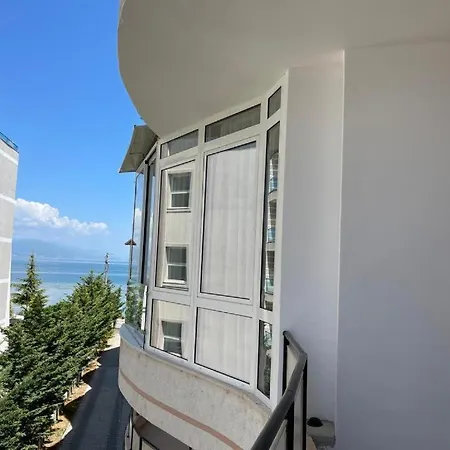 Mikpritja Pogradec, 5 Apartment *